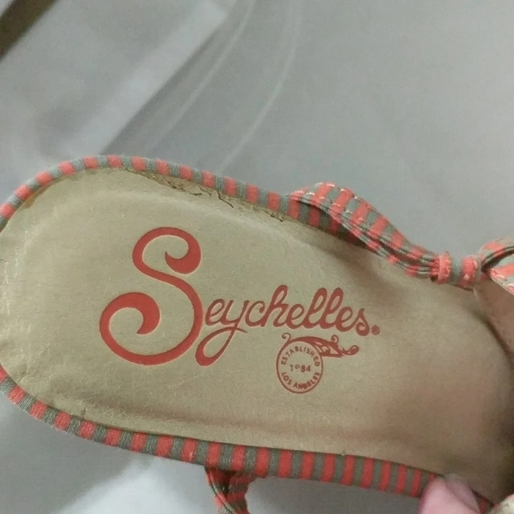 Seychelles coral green